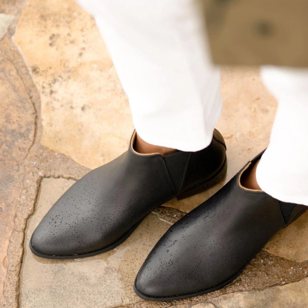 Nisolo Black Everyday Leather Chelsea Boots Size 9